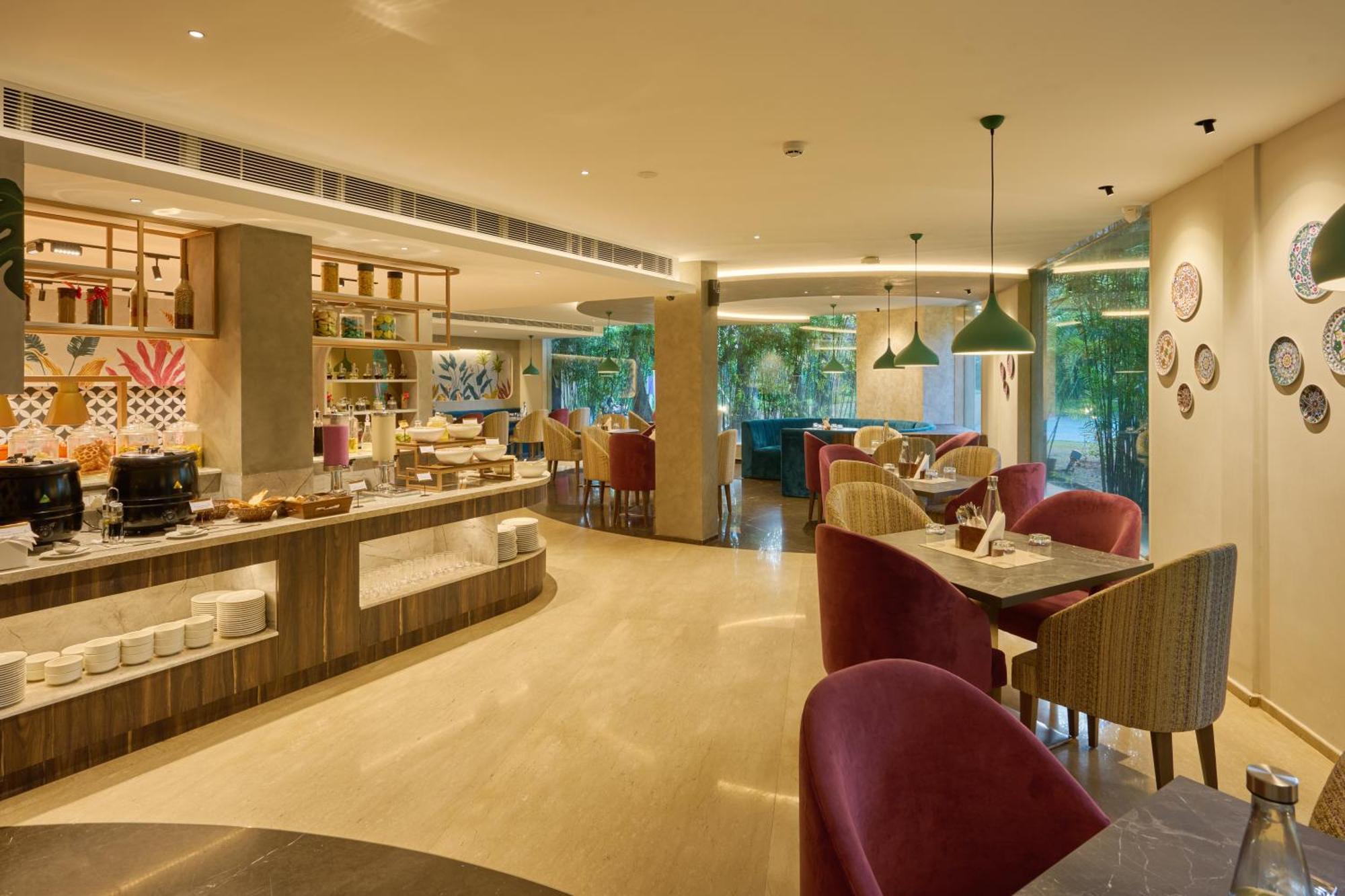 Flora Airport Hotel And Convention Centre Kochi Nedumbassery Extérieur photo